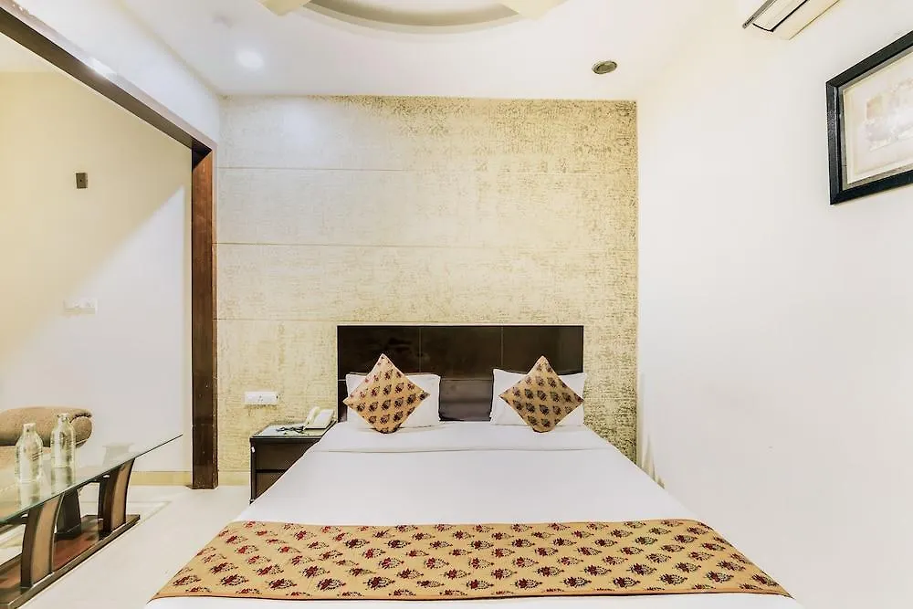 Cosy Grand, Chanakyapuri By The Cosy Hotels New Delhi 4*,