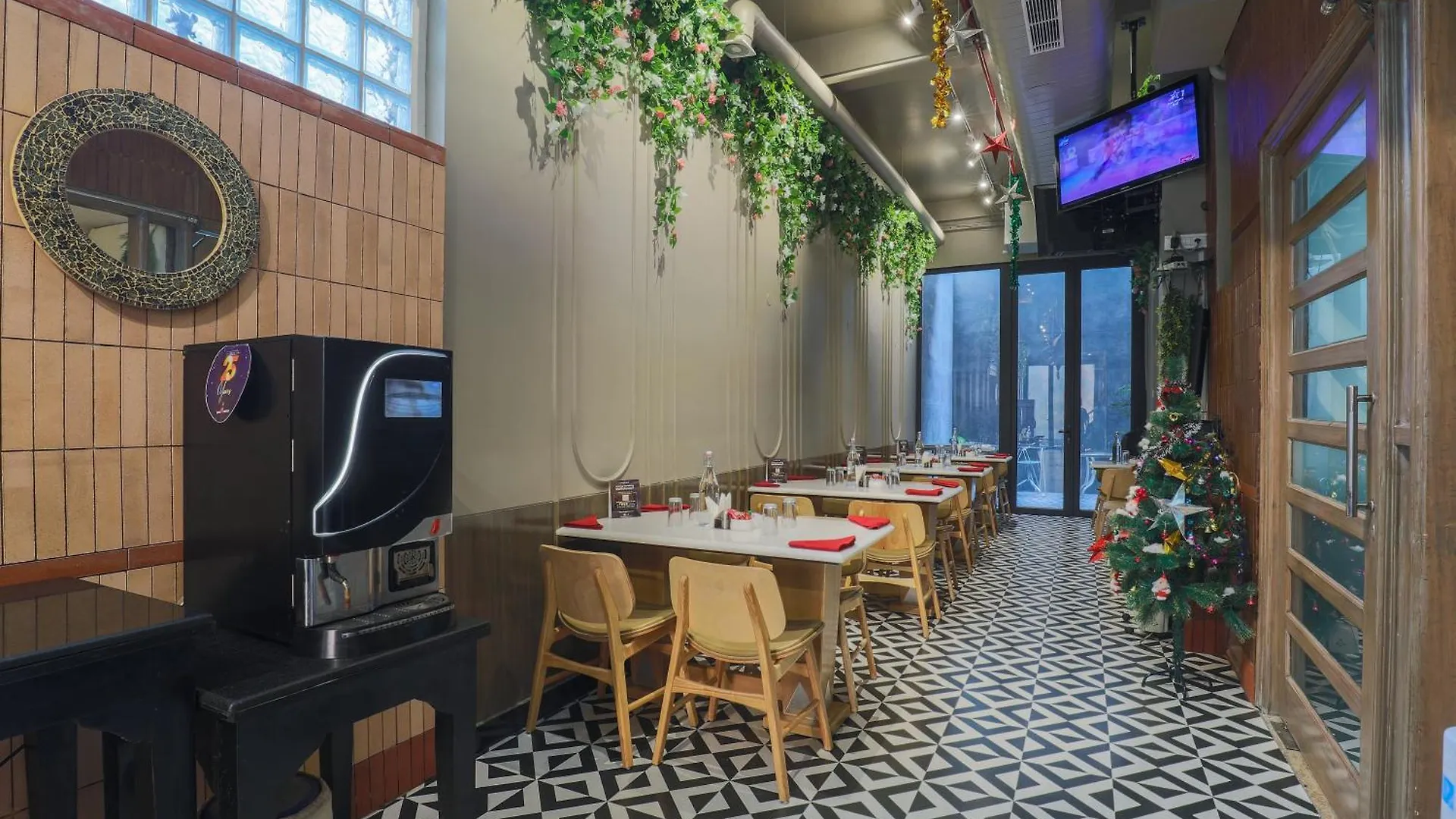 Cosy Grand, Chanakyapuri By The Cosy Hotels New Delhi 4*,  India
